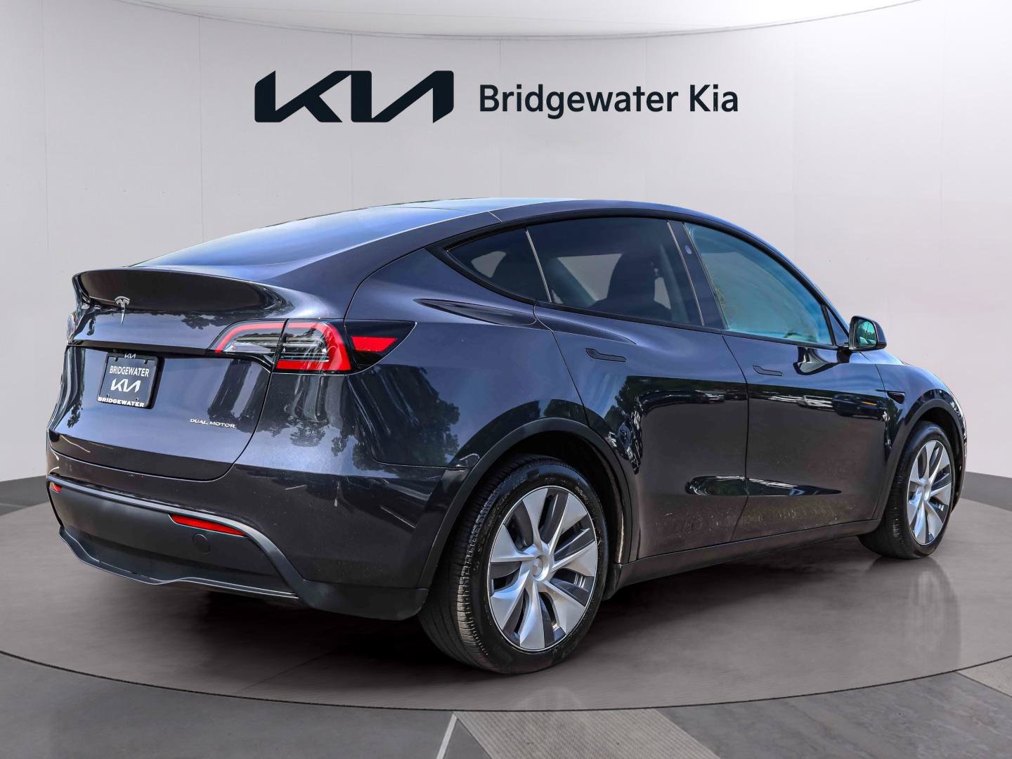 Used 2024 Tesla Model Y Long Range AWD/4WD image 6