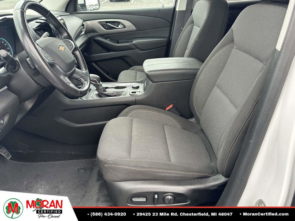 Used 2021 Chevrolet Traverse LT FWD image 19