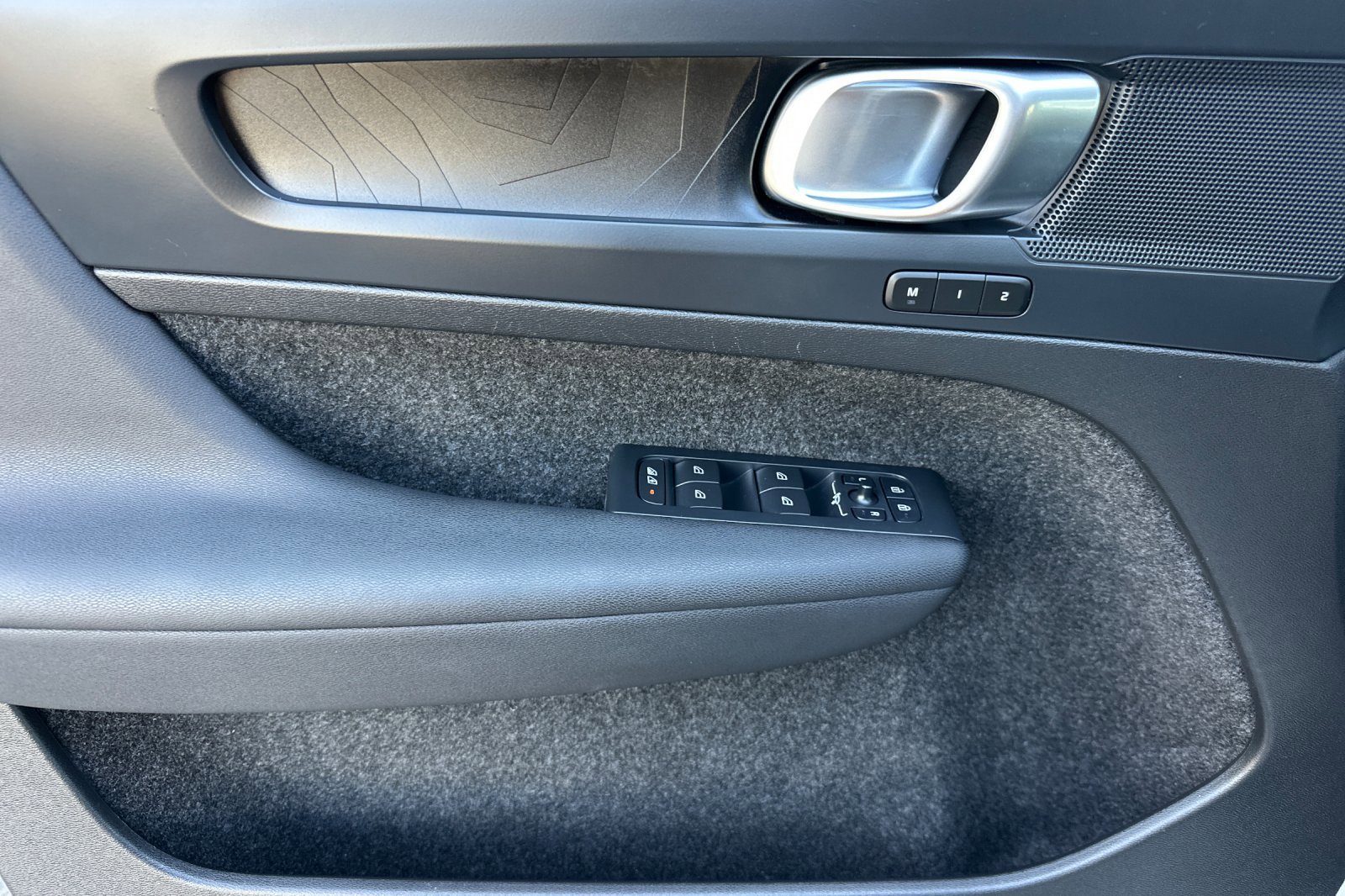 Certified 2023 Volvo C40 P8 Recharge Plus AWD/4WD image 12