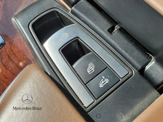 Used 2014 Mercedes-Benz SL 550 image 25