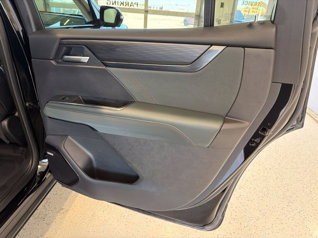 Used 2025 GMC Acadia AT4 w/ LPO, Floor Liner Package AWD/4WD image 48