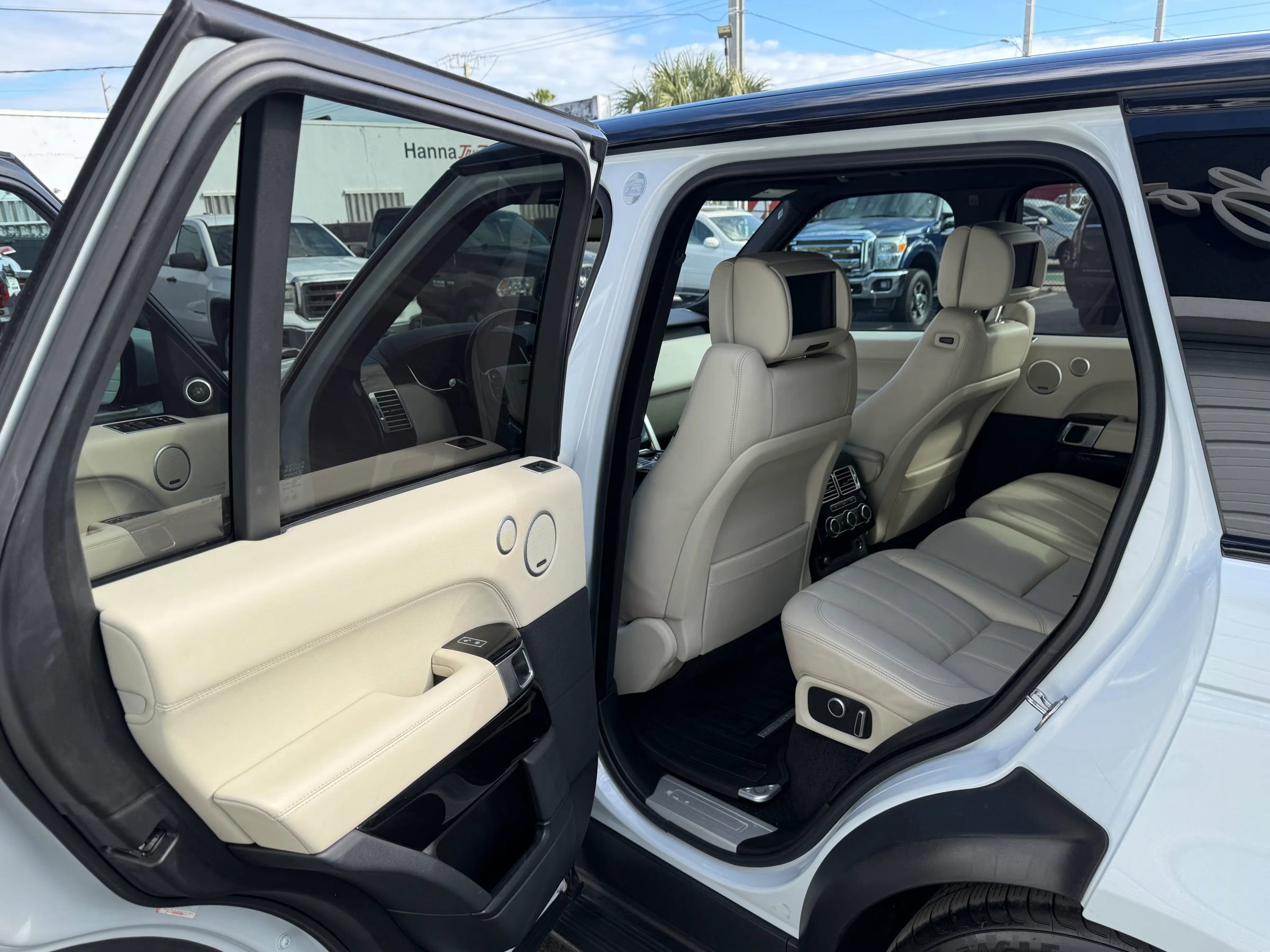 Used 2016 Land Rover Range Rover HSE image 20