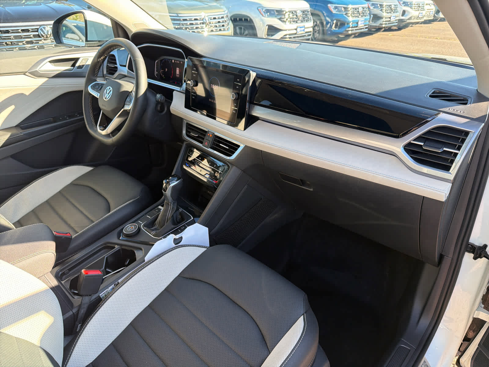 Certified 2025 Volkswagen Taos SEL image 11