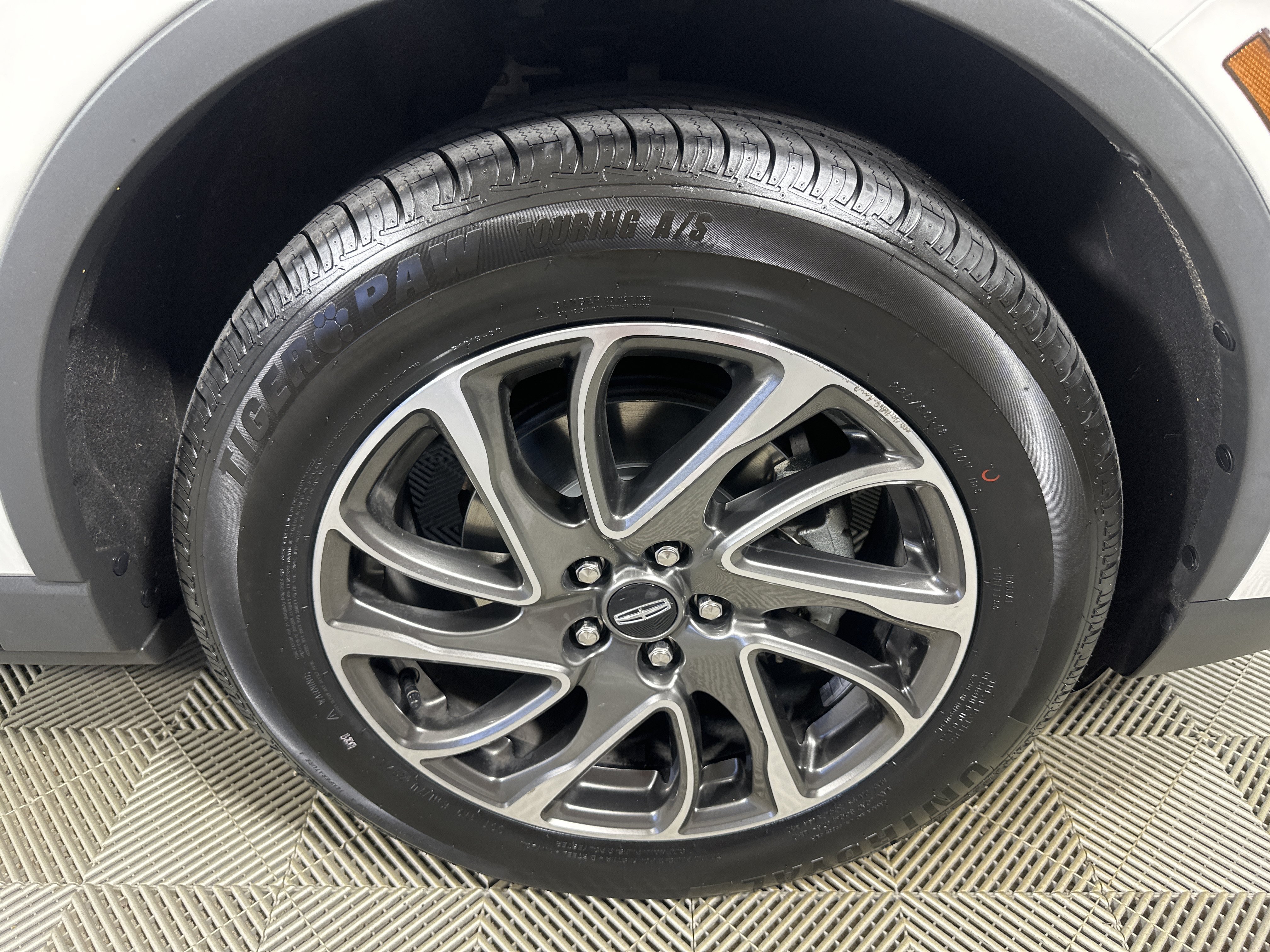 Used 2020 Lincoln Corsair AWD w/ Equipment Group 101A image 27
