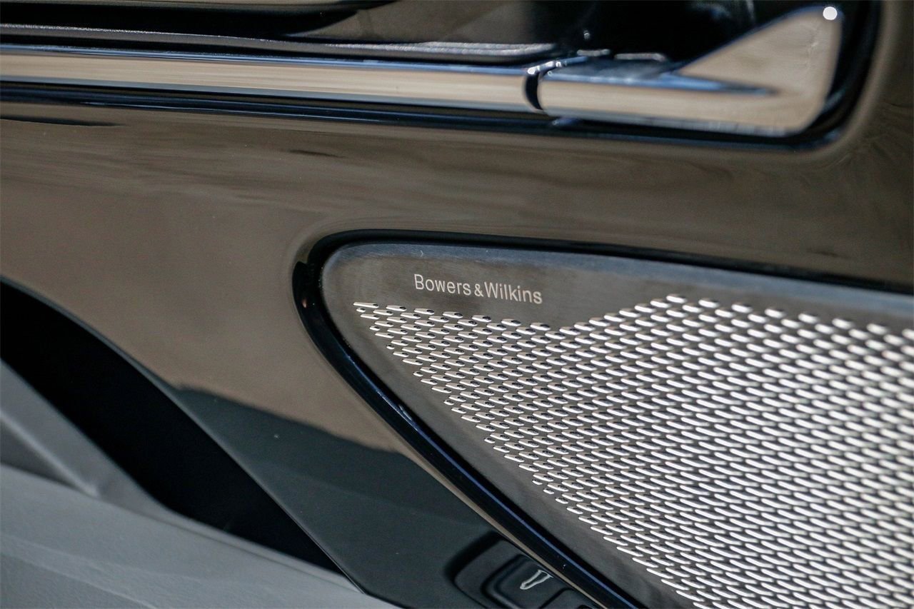 Used 2024 Aston Martin DB12 Coupe image 27