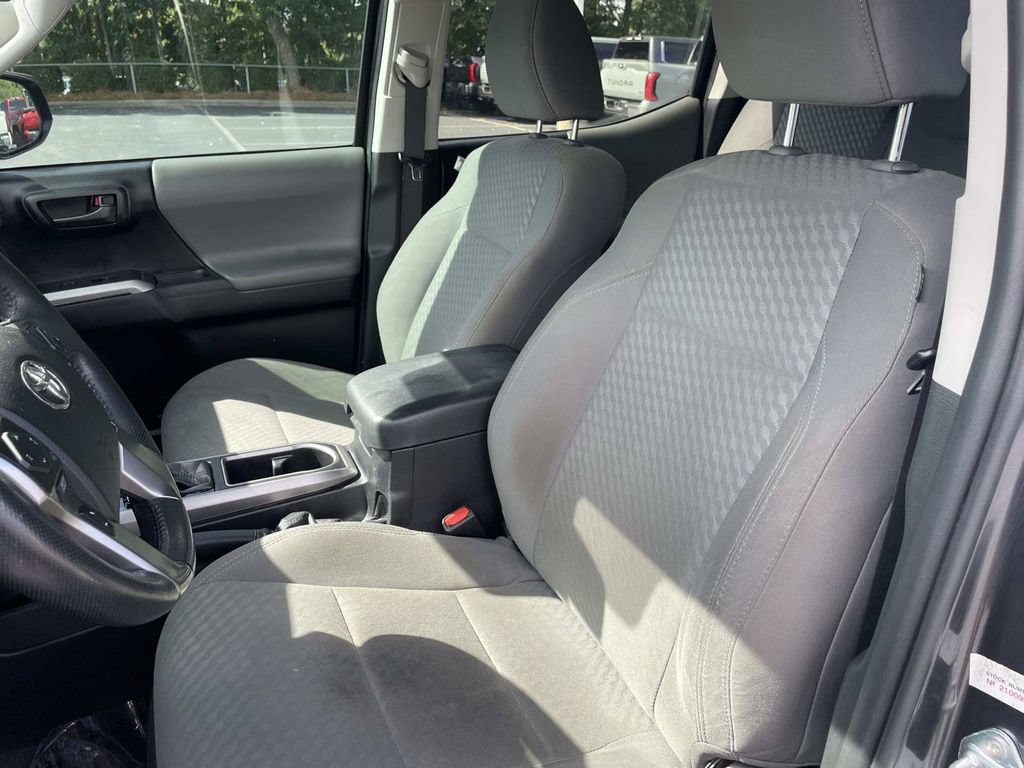 Used 2021 Toyota Tacoma SR5 RWD image 22