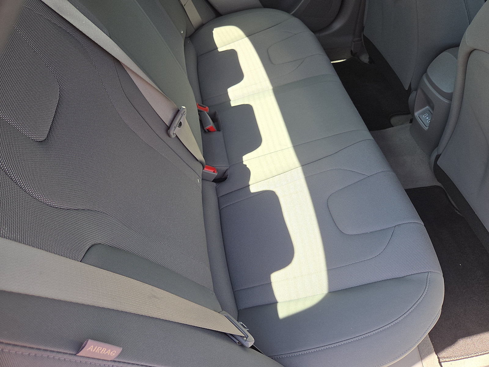 Used 2024 Hyundai Elantra SE FWD image 20
