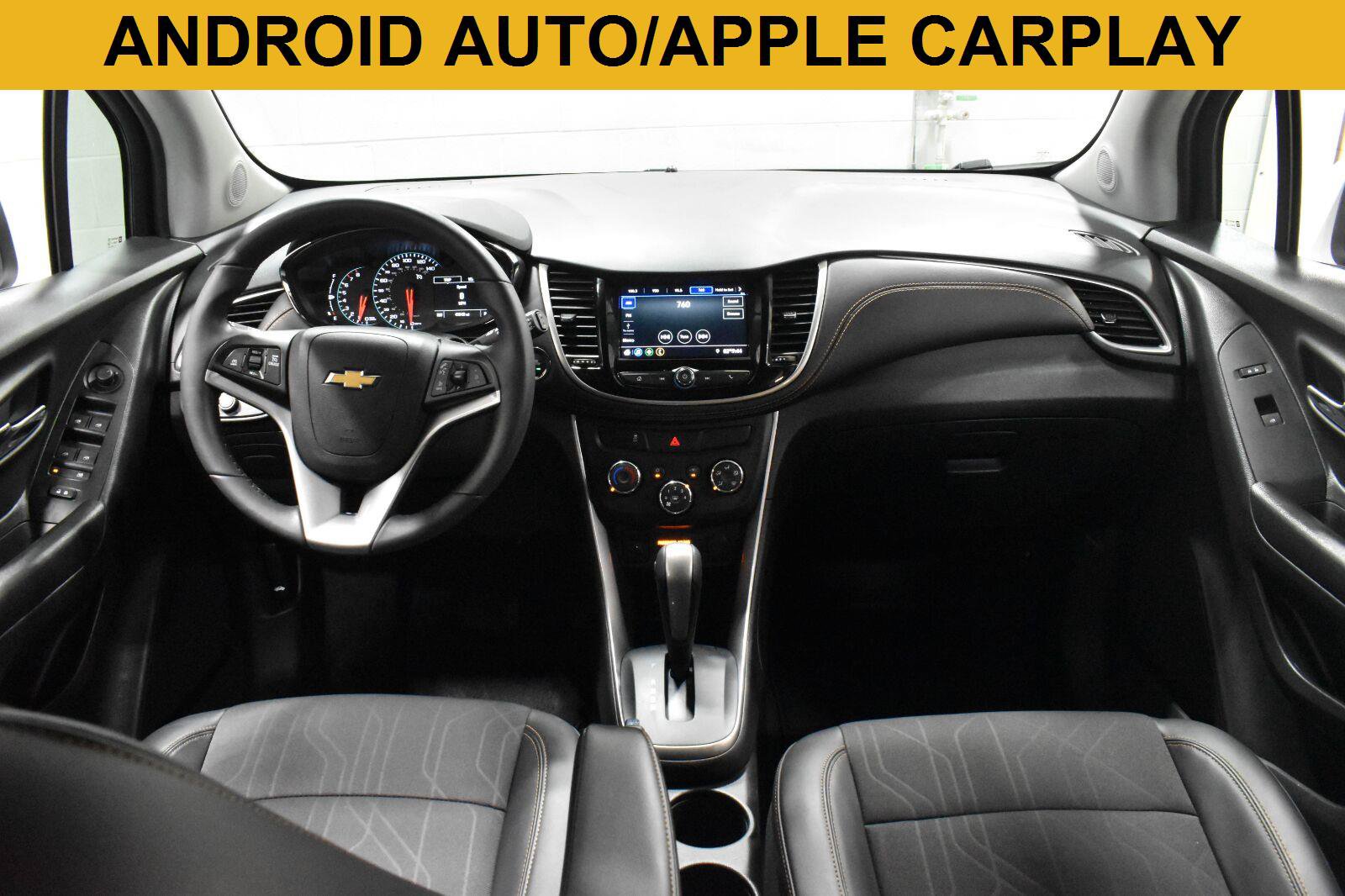 Used 2022 Chevrolet Trax LT w/ LT Convenience Package AWD/4WD image 2
