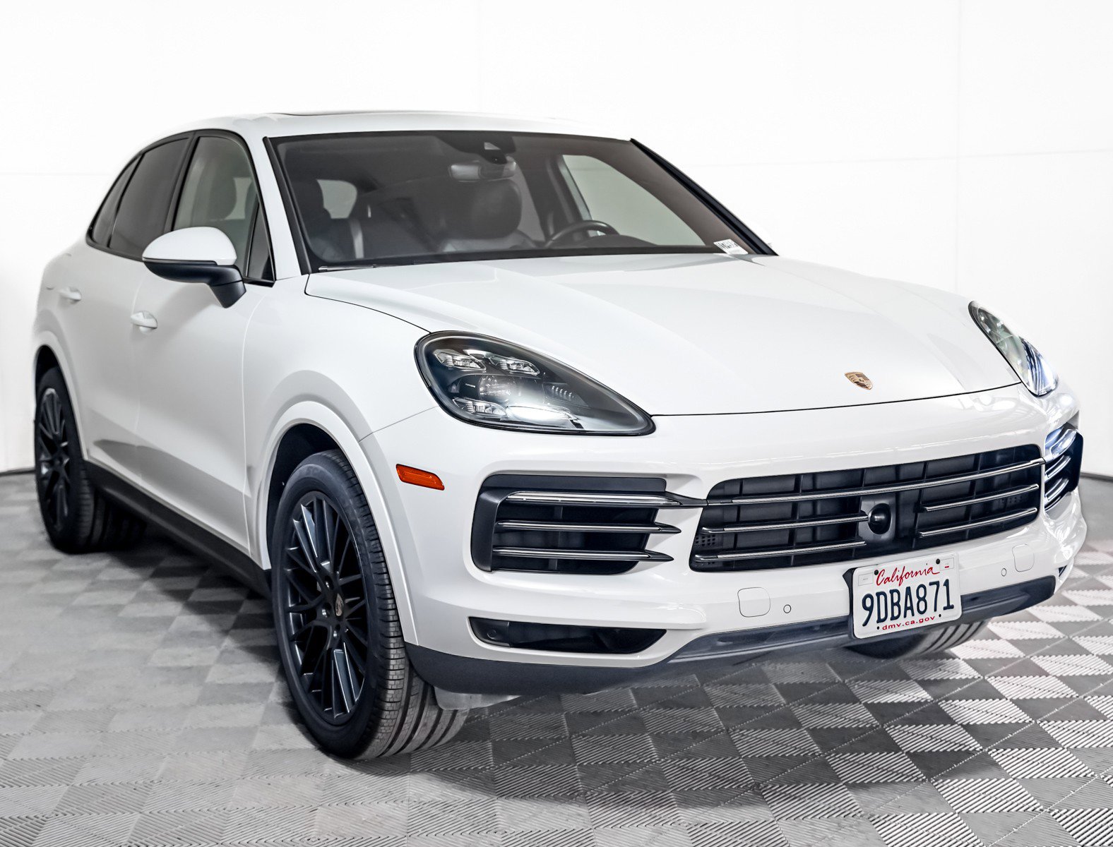 Certified 2022 Porsche Cayenne Platinum Edition w/ Premium Package Plus image 8