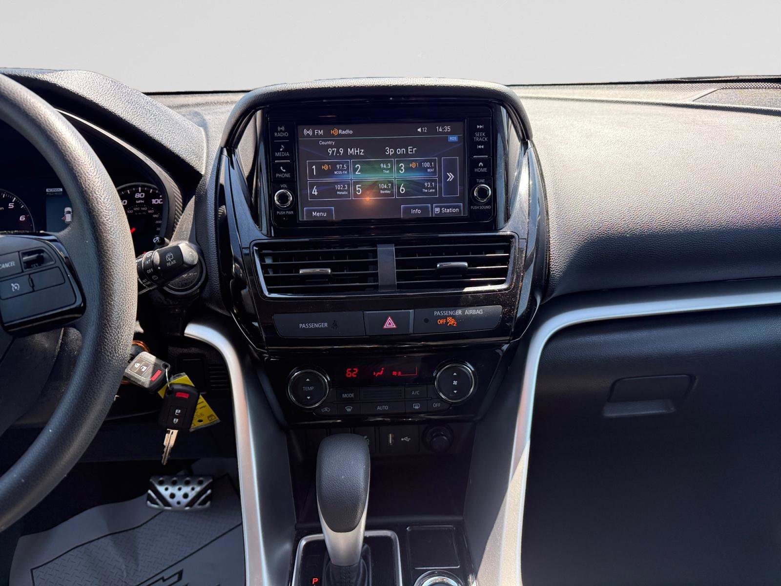 Used 2024 Mitsubishi Eclipse Cross ES image 11