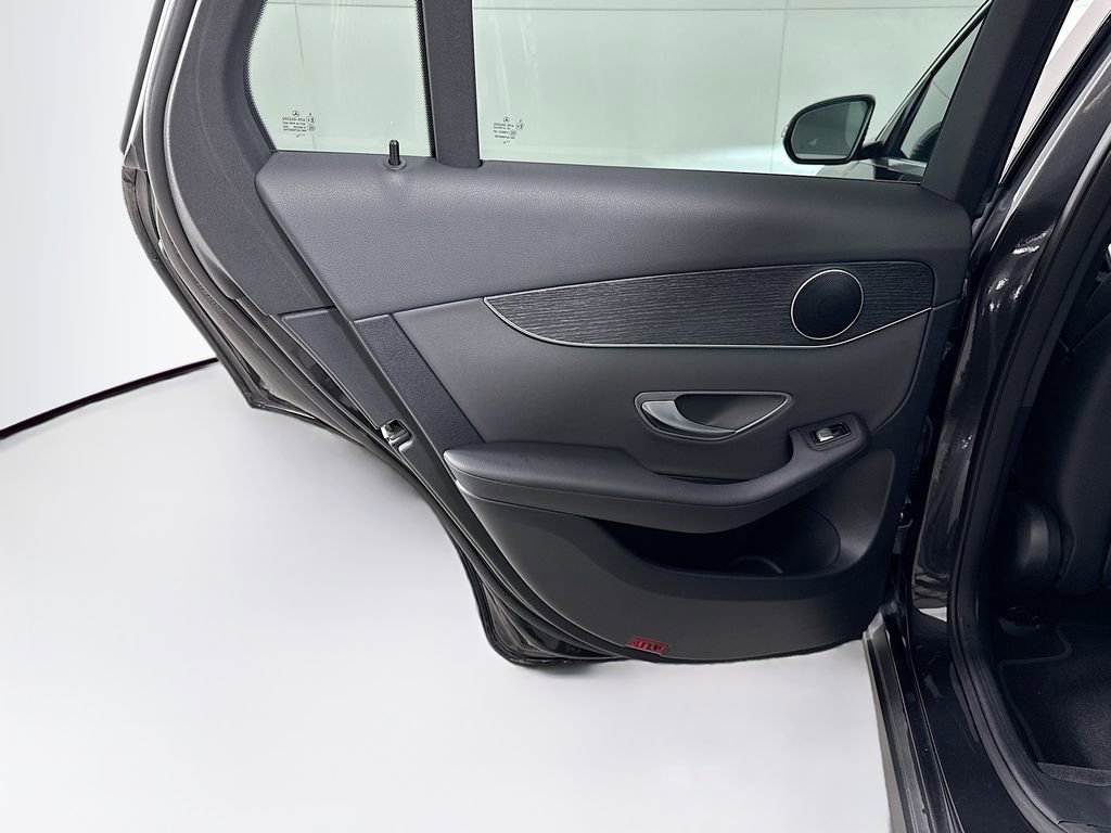 Used 2022 Mercedes-Benz GLC 300 image 26