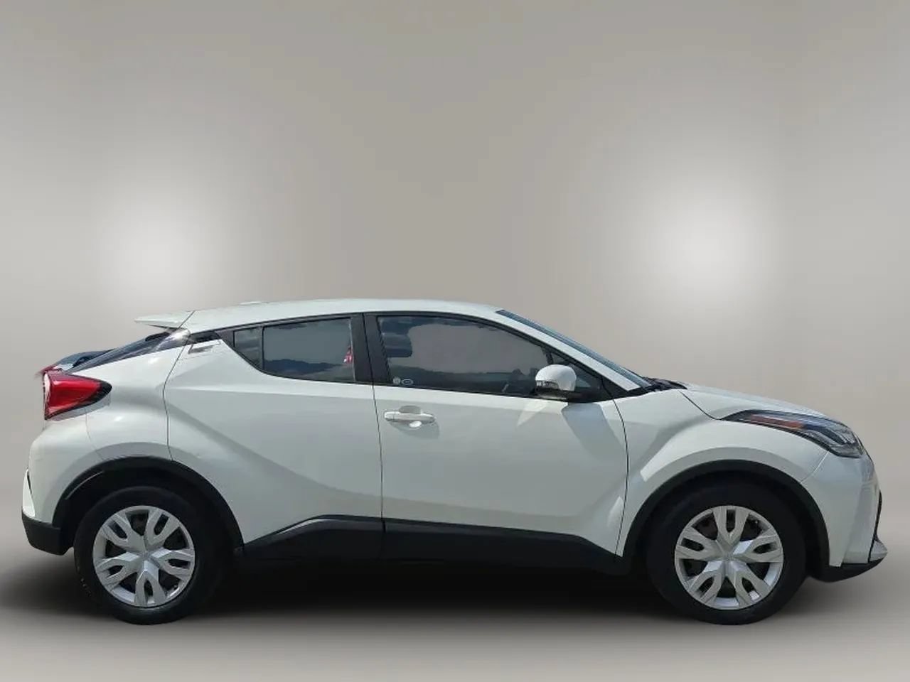 Used 2021 Toyota C-HR LE FWD image 9