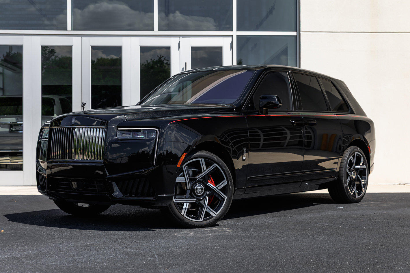 Used 2025 Rolls-Royce Cullinan Black Badge image 2