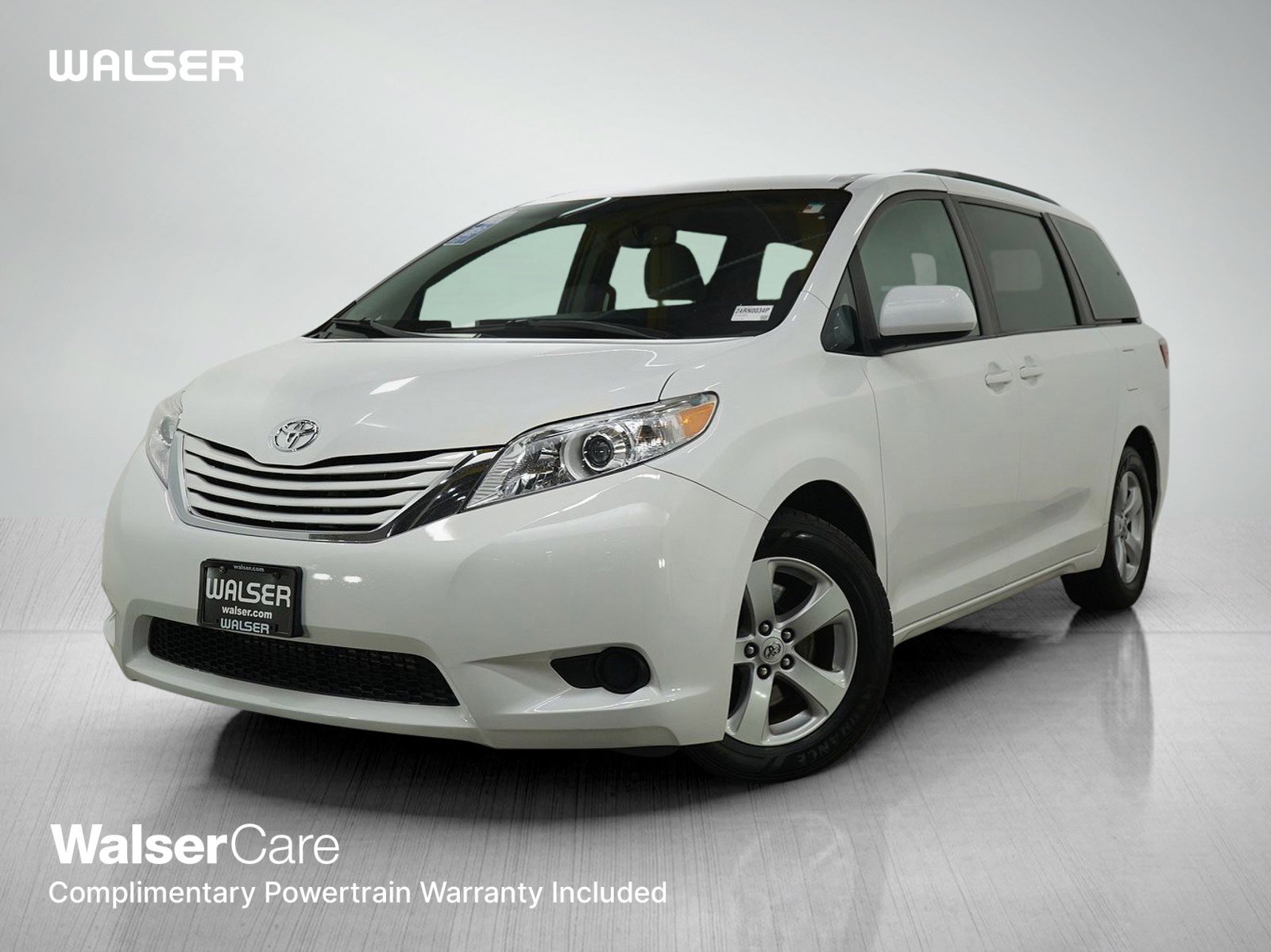 Used 2017 Toyota Sienna LE image 1