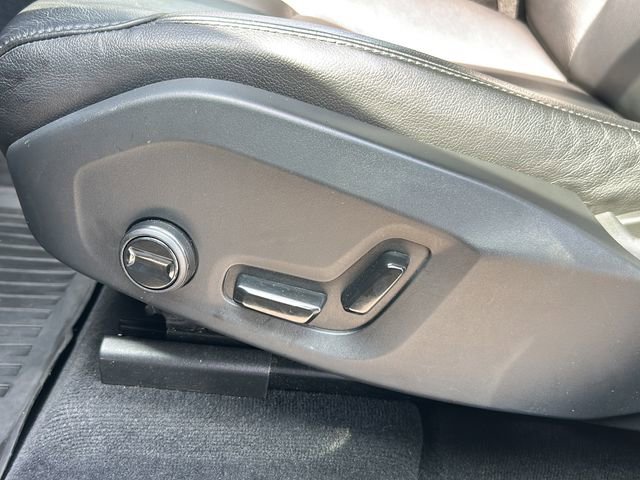 Used 2023 Volvo XC60 B5 Core image 21