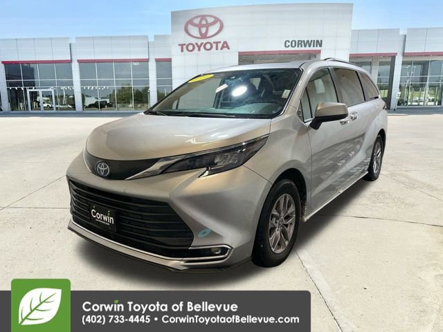 Certified 2024 Toyota Sienna XLE image 4