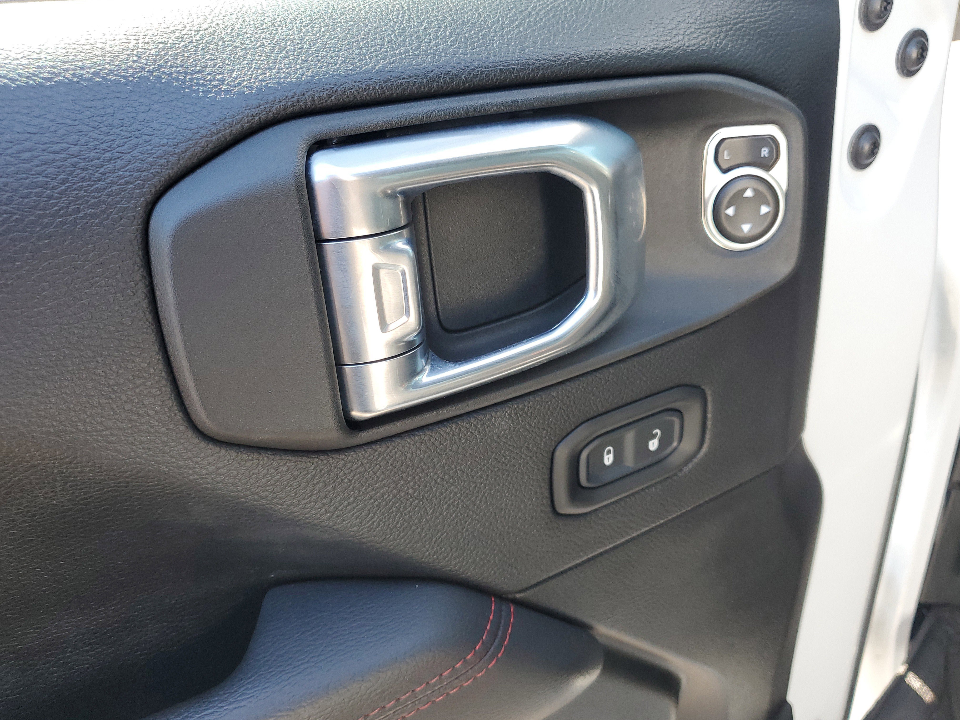 Used 2021 Jeep Wrangler Unlimited Rubicon w/ Safety Group AWD/4WD image 9