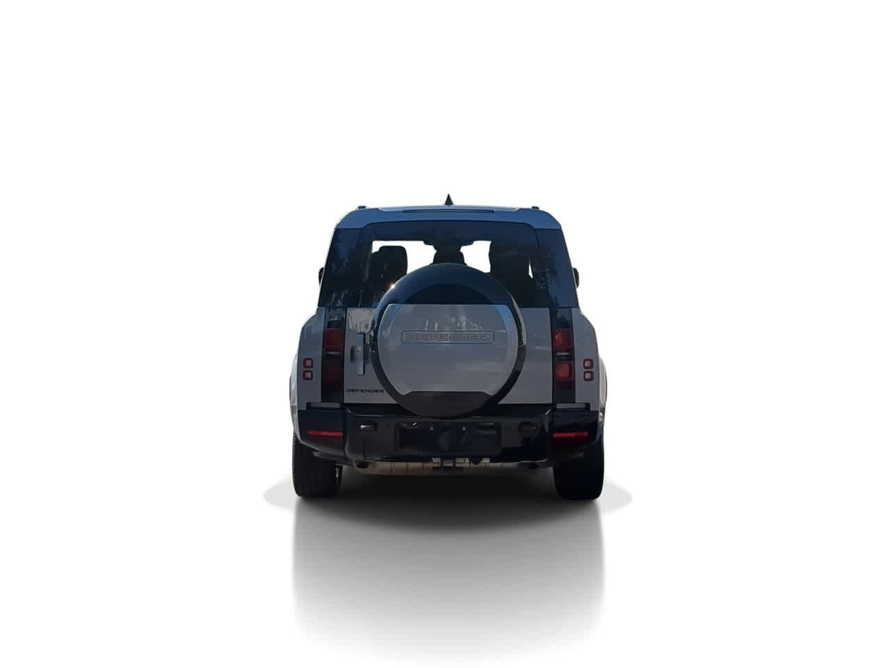 Used 2024 Land Rover Defender 130 X-Dynamic SE image 7
