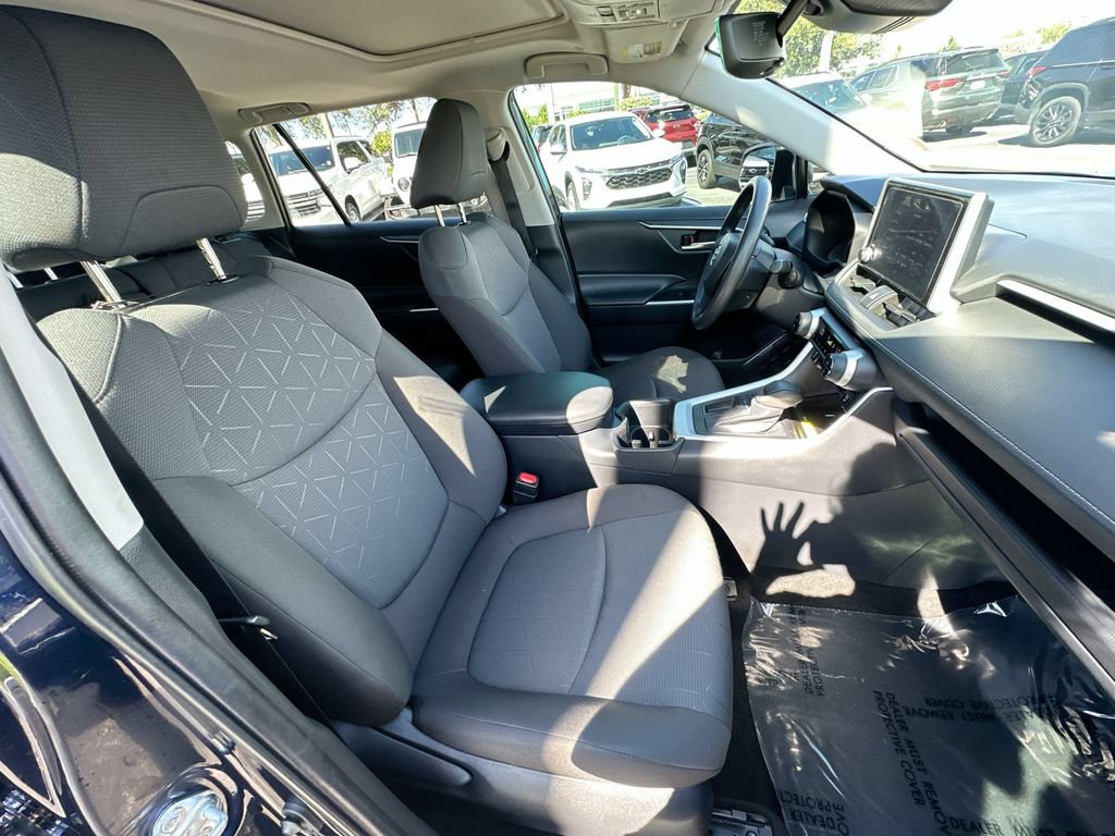 Used 2025 Toyota RAV4 XLE w/ Convenience Package FWD image 27