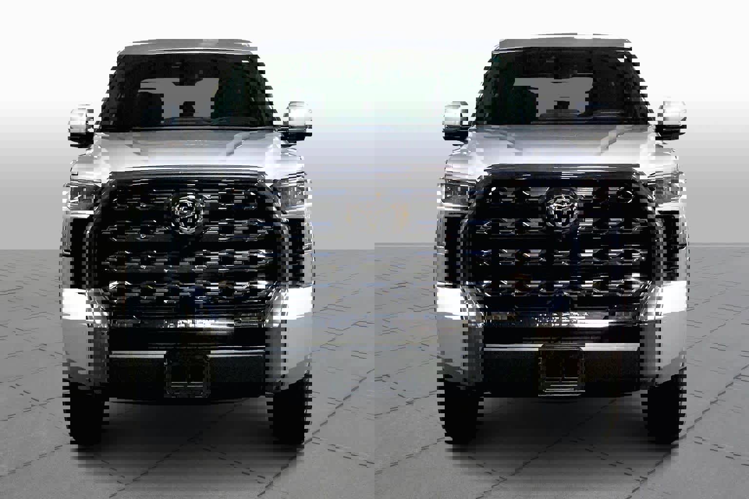 Used 2023 Toyota Tundra Platinum w/ Advanced Package AWD/4WD image 4