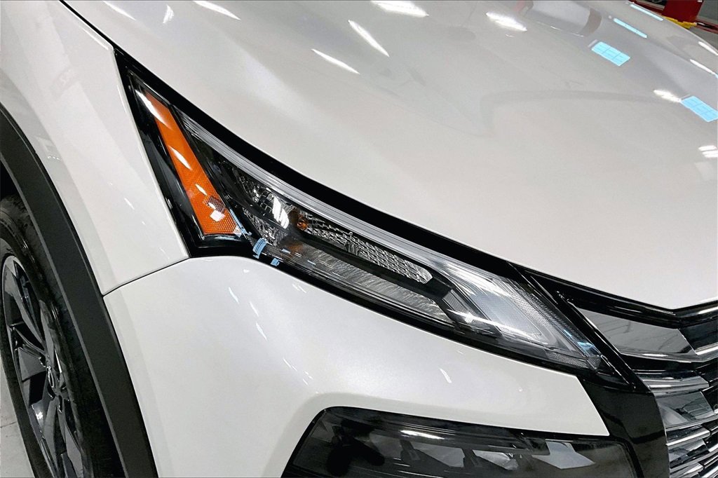 Certified 2024 Nissan Rogue SV w/ SV Premium Package image 28