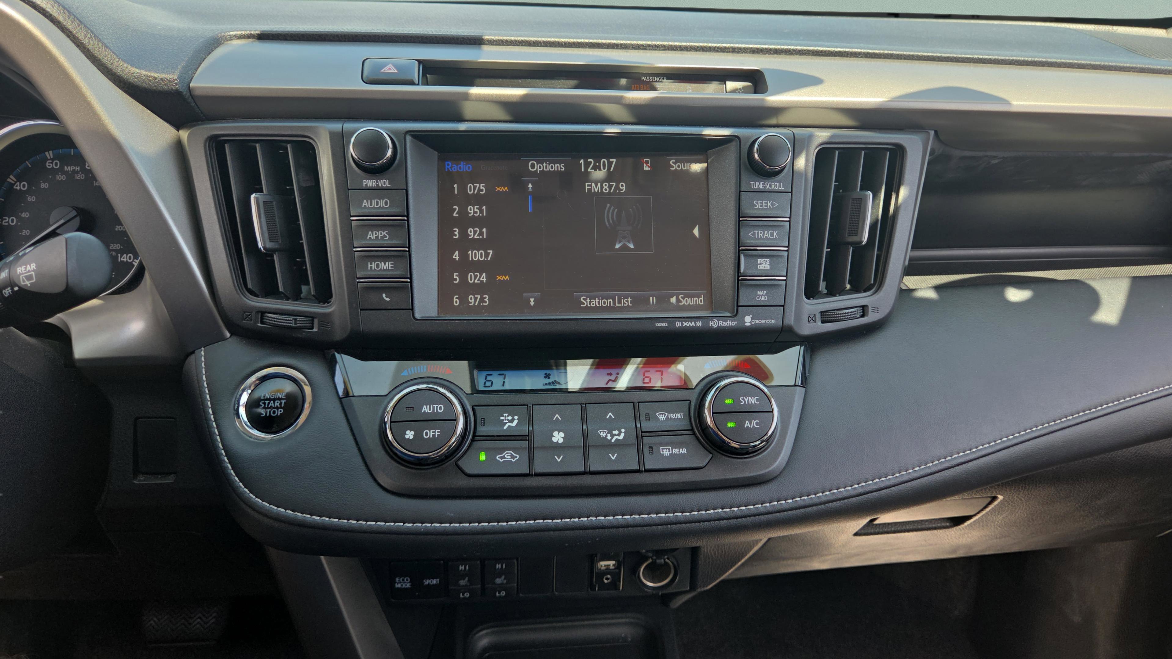 Used 2016 Toyota RAV4 Limited FWD image 31