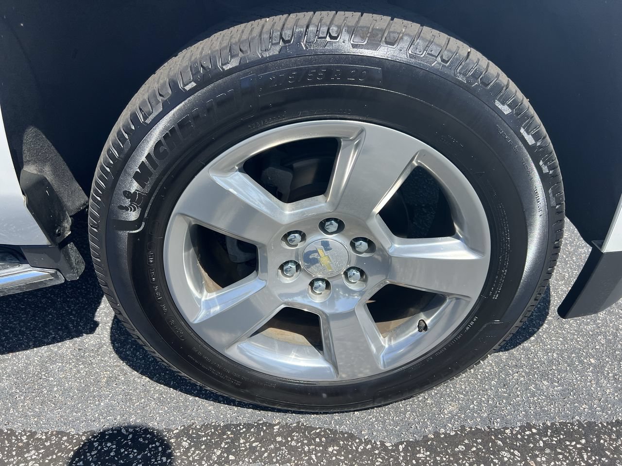 Used 2018 Chevrolet Suburban Premier AWD/4WD image 13