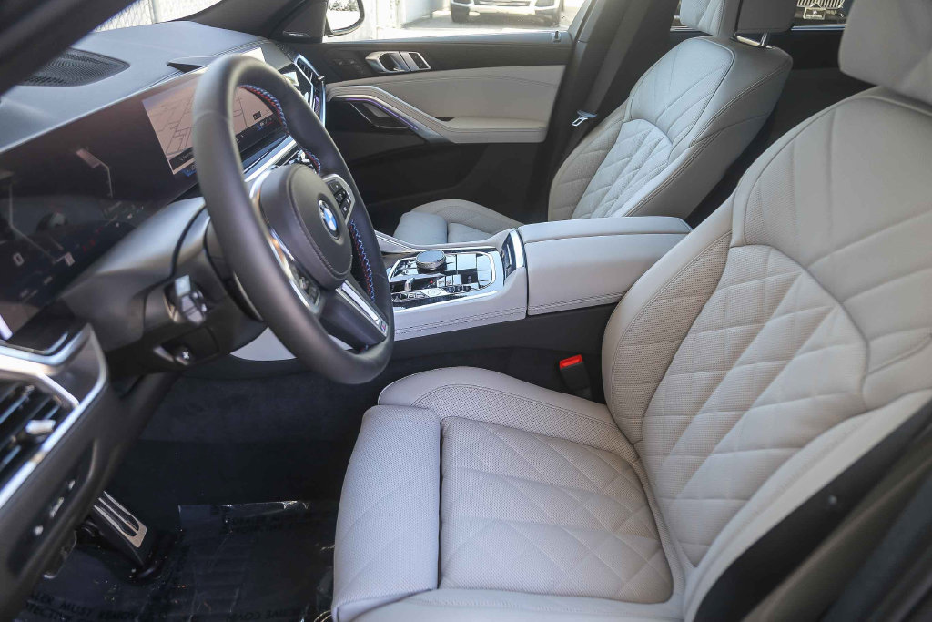 Used 2026 BMW X6 M60i AWD/4WD image 14