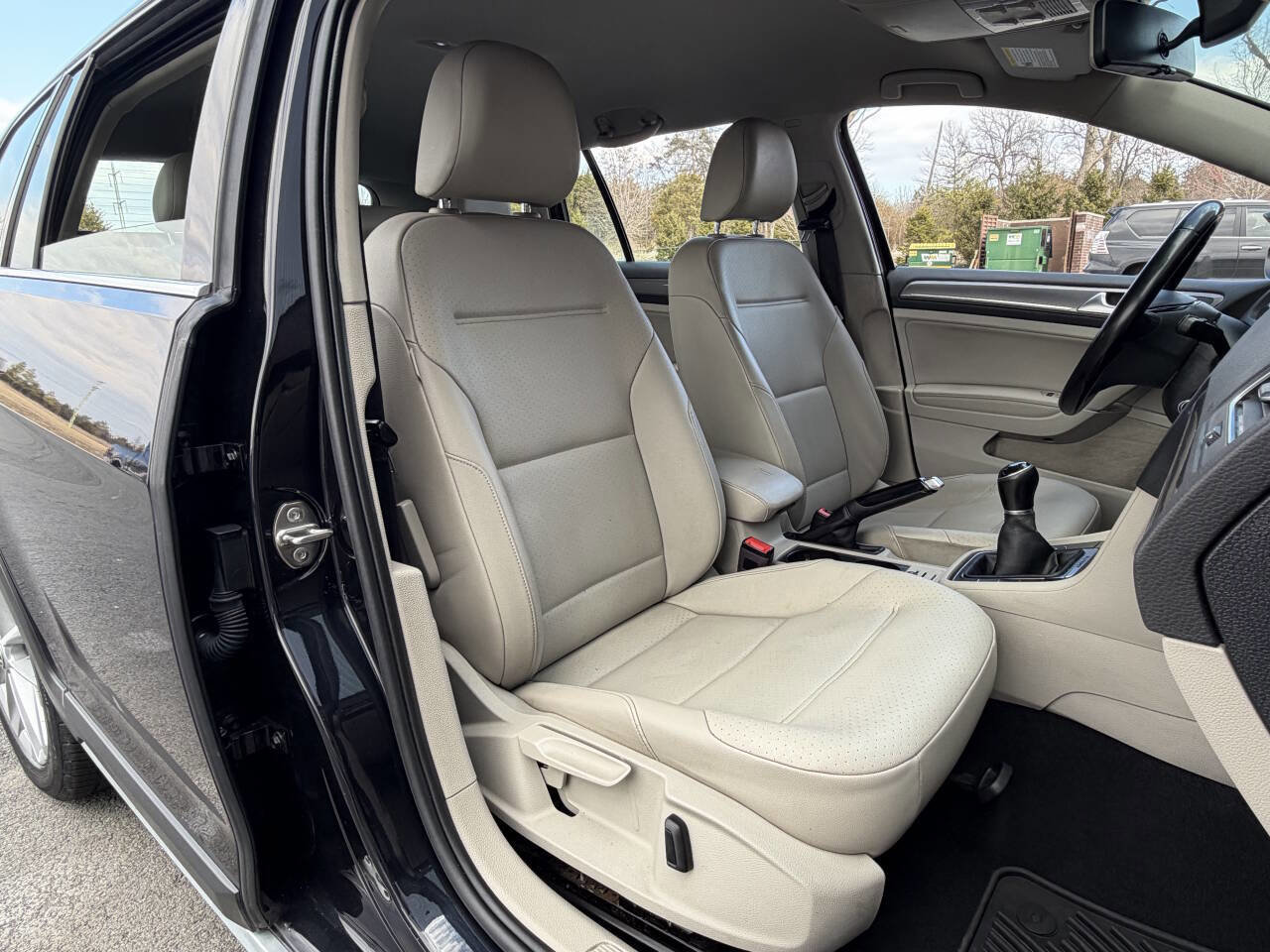 Used 2019 Volkswagen Golf Alltrack S image 30