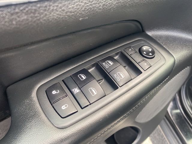 Used 2020 Jeep Grand Cherokee Limited w/ Luxury Group II image 9