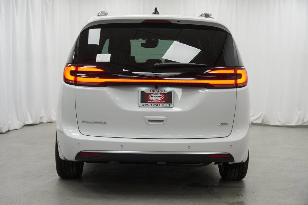 New 2026 Chrysler Pacifica Pinnacle image 11
