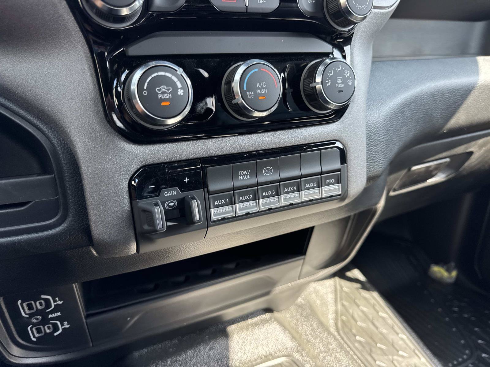 New 2027 RAM 4500 Tradesman w/ Chrome Appearance Group RWD image 12