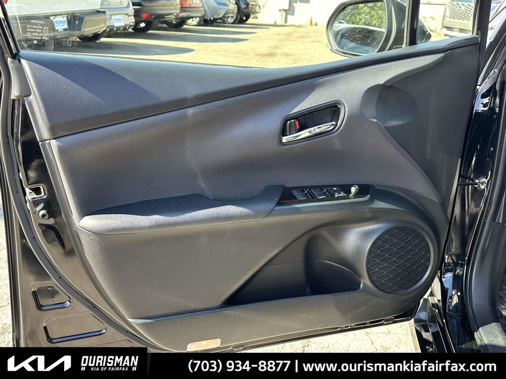 Used 2022 Toyota Prius XLE image 24