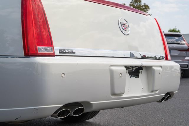 Used 2007 Cadillac DTS Luxury I w/ Trunk Convenience Package FWD image 7