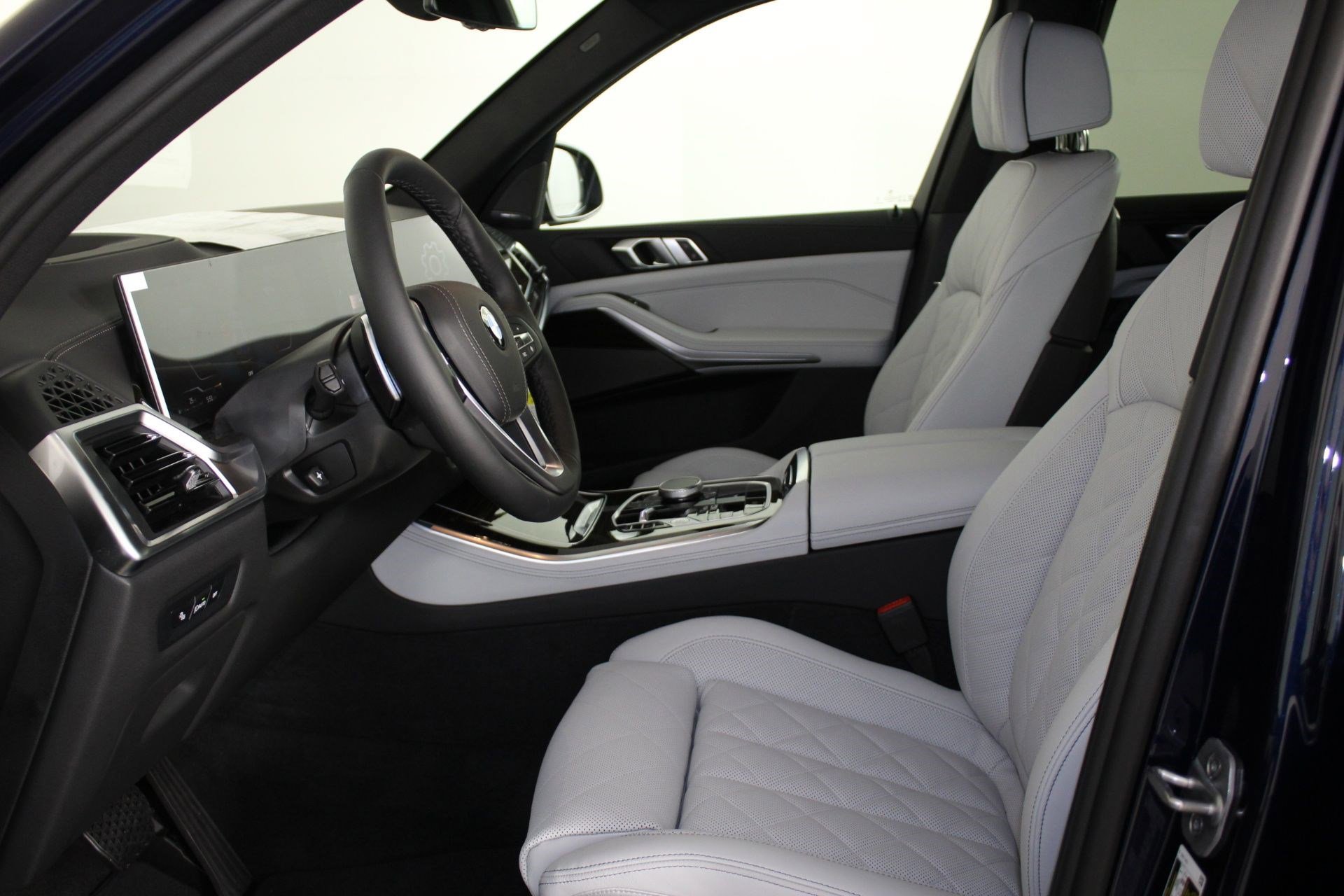 New 2026 BMW X5 sDrive40i w/ Climate Comfort Package RWD image 24