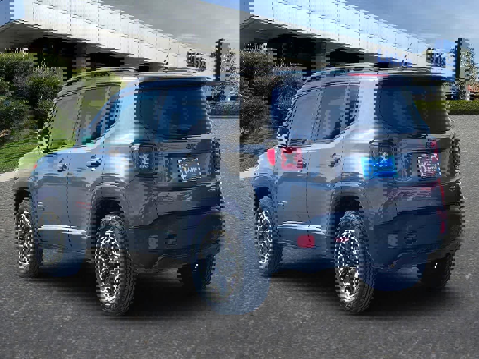 Used 2016 Jeep Renegade Trailhawk image 7