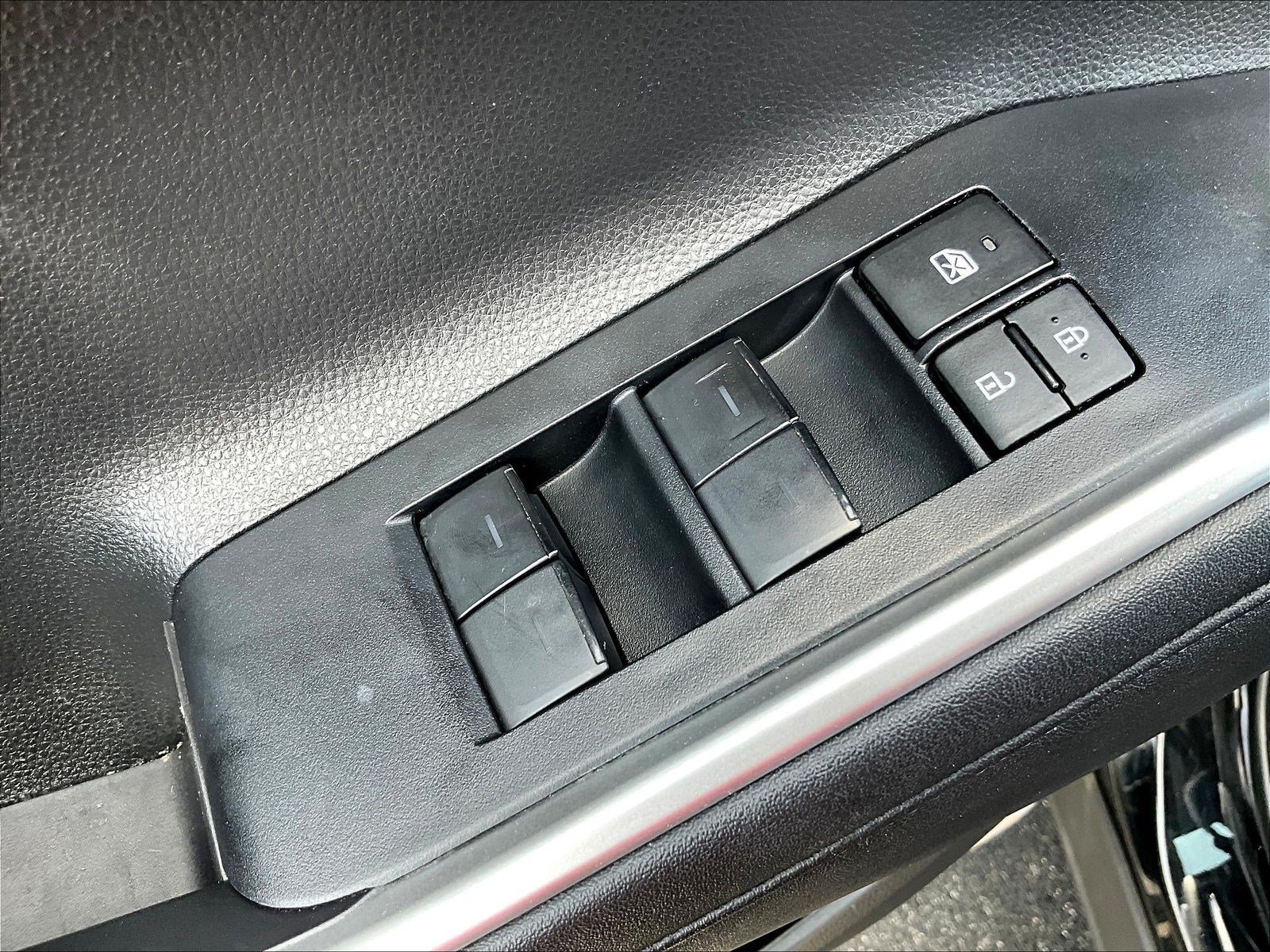 Used 2023 Toyota Highlander XLE AWD/4WD image 37