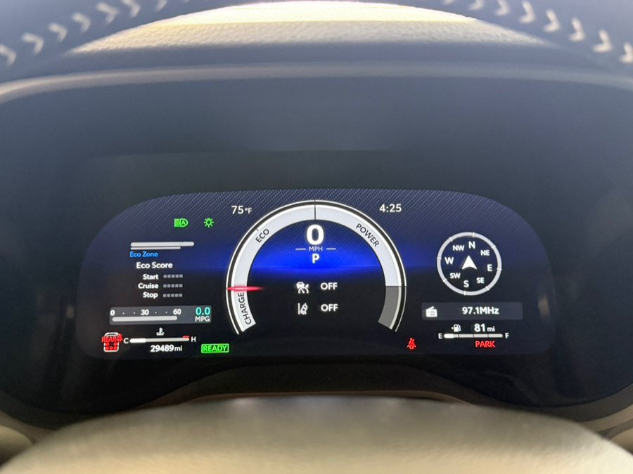 Used 2025 Toyota Sienna XSE FWD image 81
