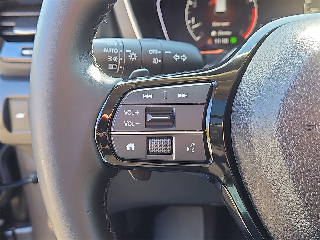 Certified 2025 Honda Pilot Touring image 26