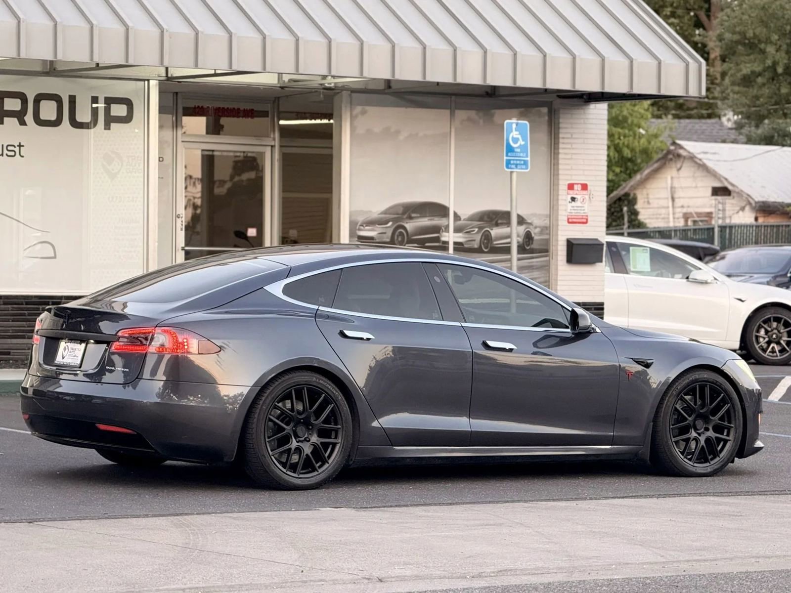 Used 2019 Tesla Model S Long Range AWD/4WD image 7