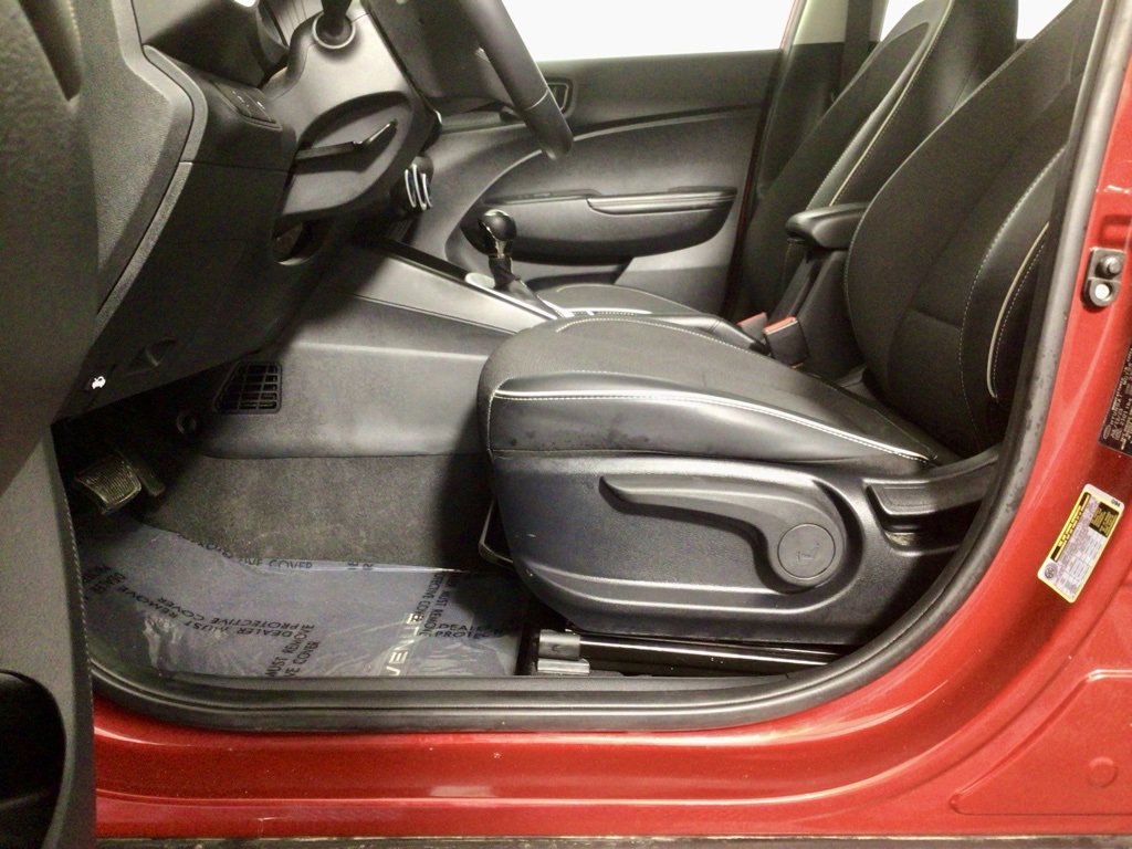 Used 2023 Hyundai Venue Limited w/ Cargo Package image 18