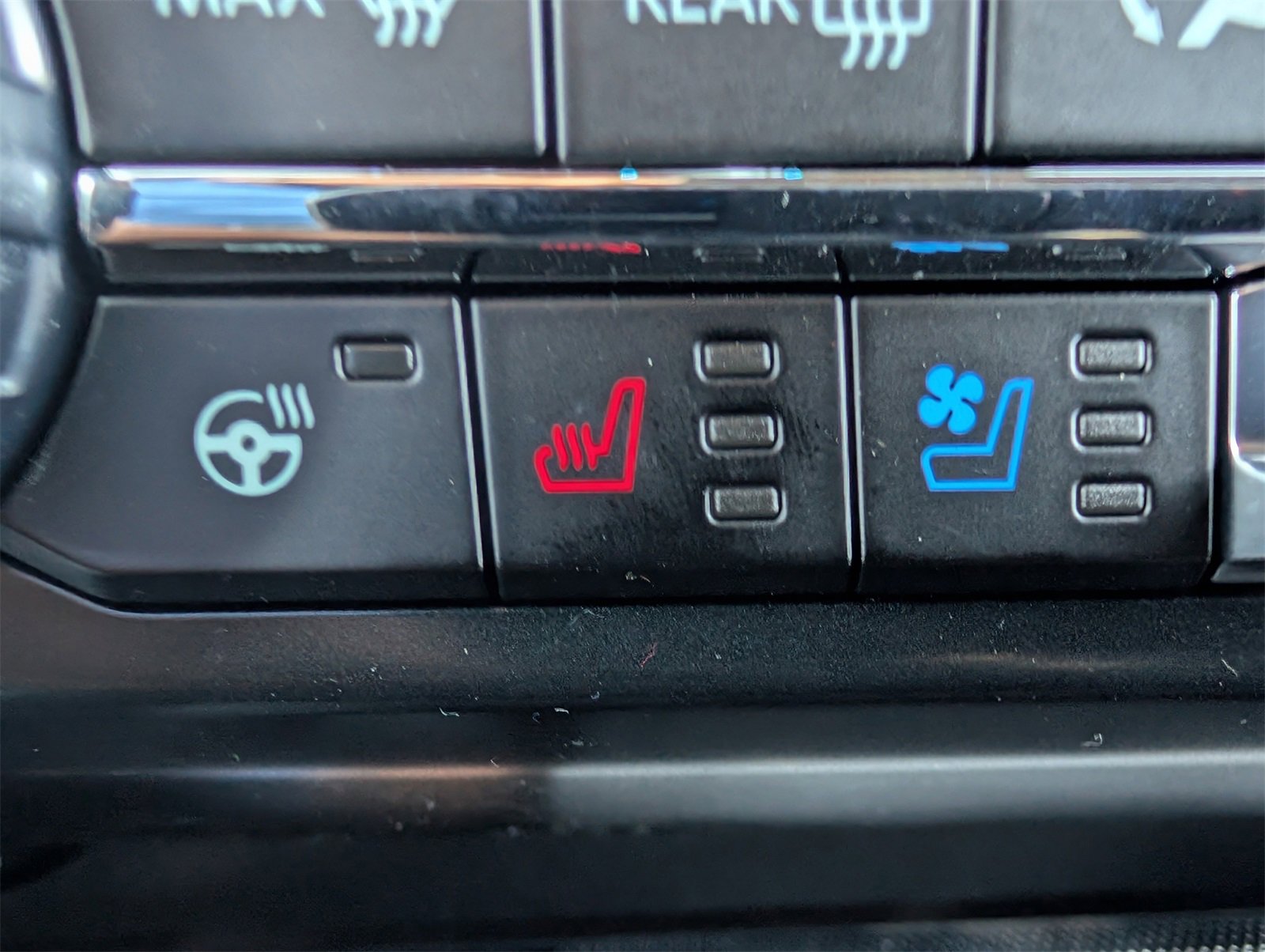 New 2025 Ford F150 Platinum w/ FX4 Off-Road Package image 19