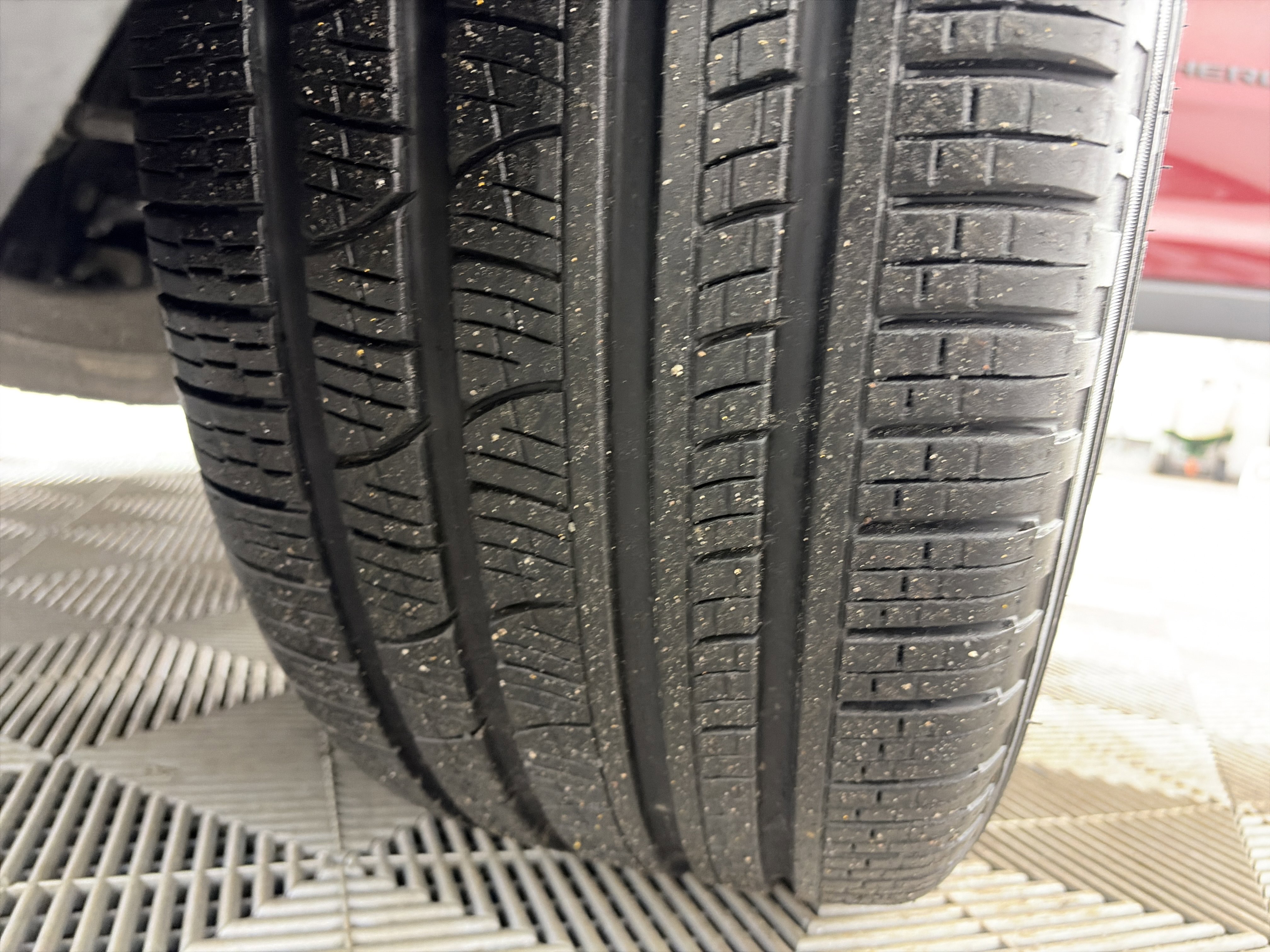 Used 2025 Jeep Grand Cherokee L Limited w/ Black Appearance Package image 13