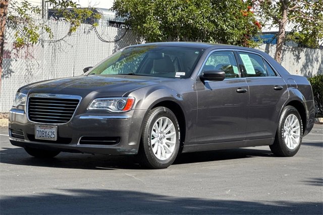 Used 2014 Chrysler 300 image 8