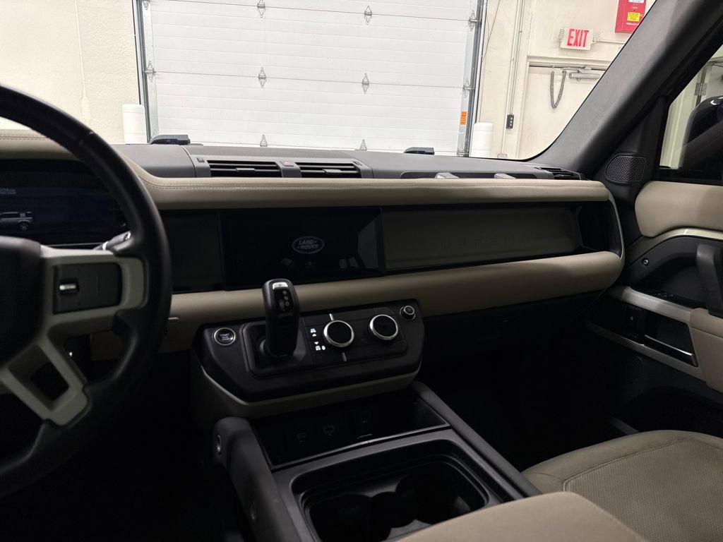 Used 2020 Land Rover Defender 110 SE image 18