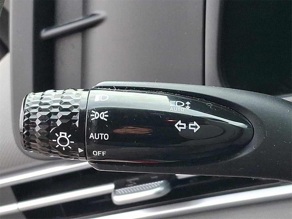 Used 2023 Hyundai Elantra SEL image 27