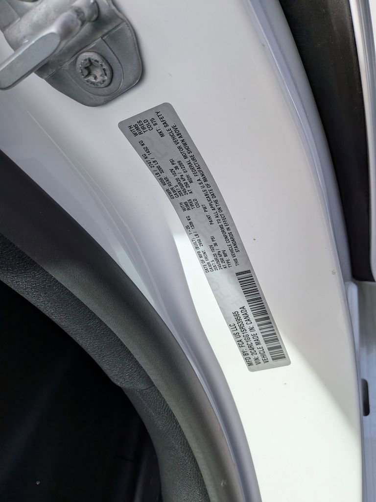 Used 2025 Chrysler Pacifica Limited image 33