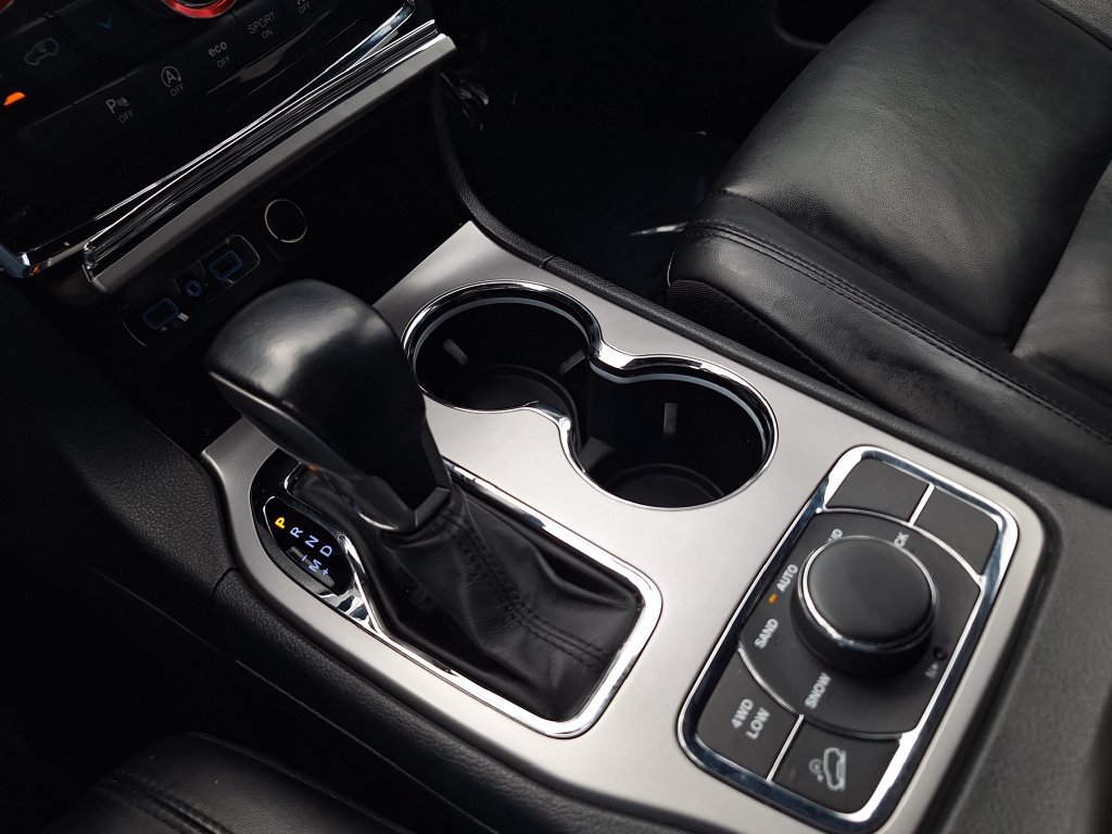 Used 2020 Jeep Grand Cherokee Limited AWD/4WD image 26