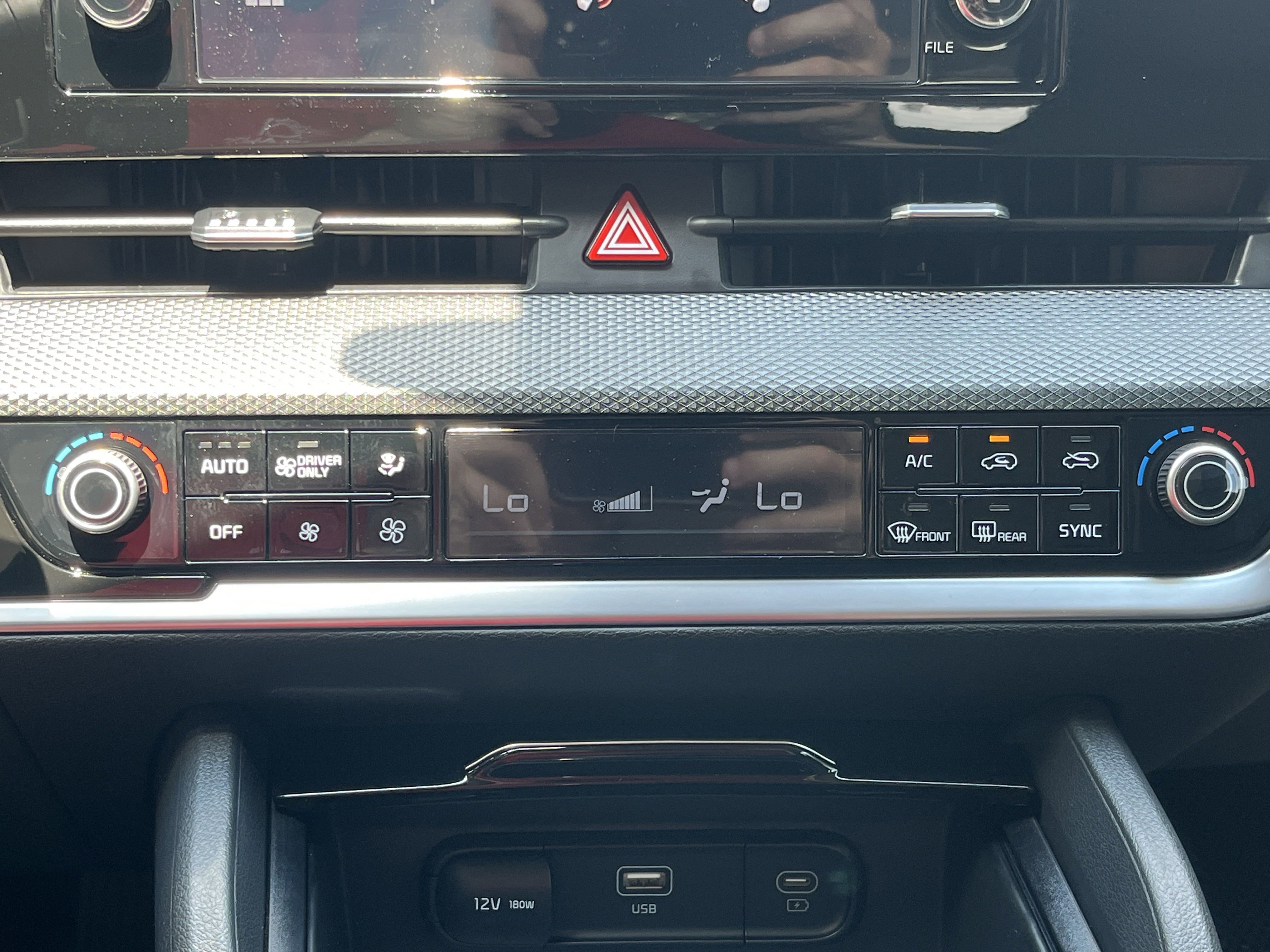 New 2025 Kia Sportage LX image 7