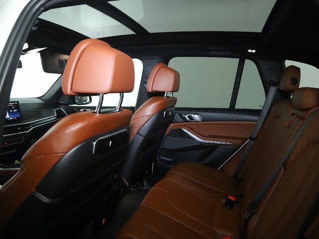 Used 2024 BMW X5 xDrive40i w/ M Sport Package AWD/4WD image 16